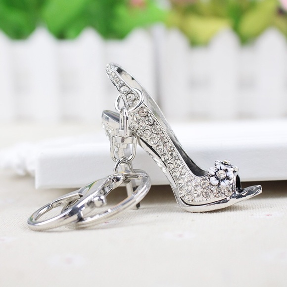 Black & Crystal High Heel Shoe on Silver Keychain - Picture 7 of 8